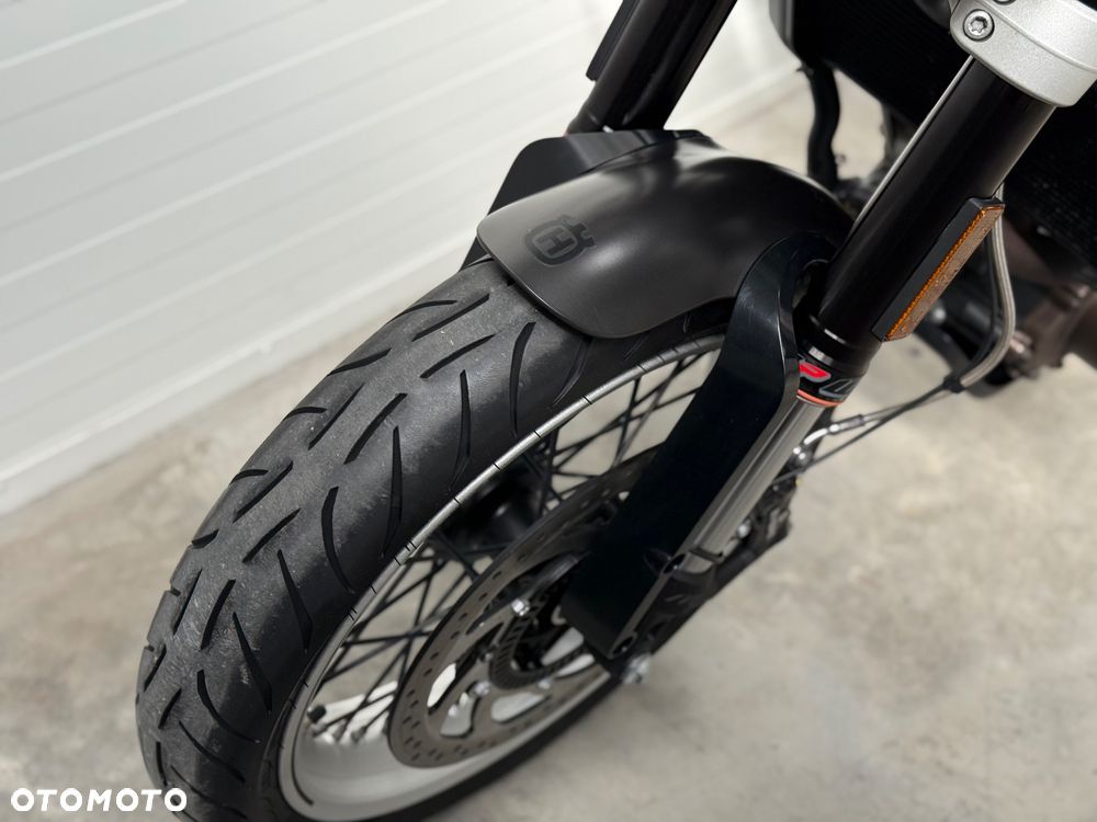 Husqvarna Svartpilen - 23