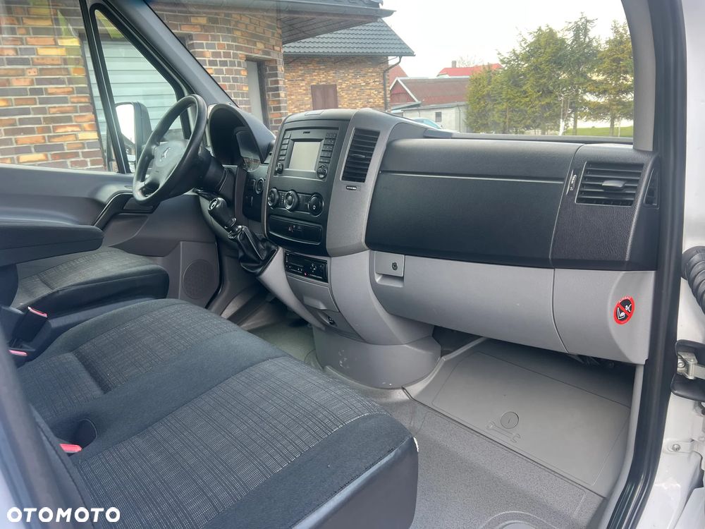 Mercedes-Benz Sprinter - 14
