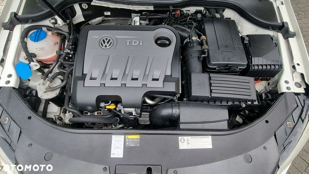 Volkswagen Passat - 11