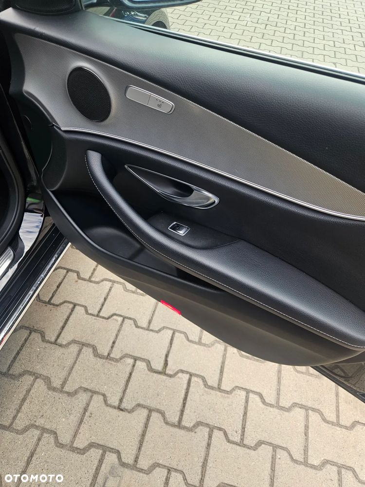 Mercedes-Benz Klasa E 200 4-Matic 9G-TRONIC - 35