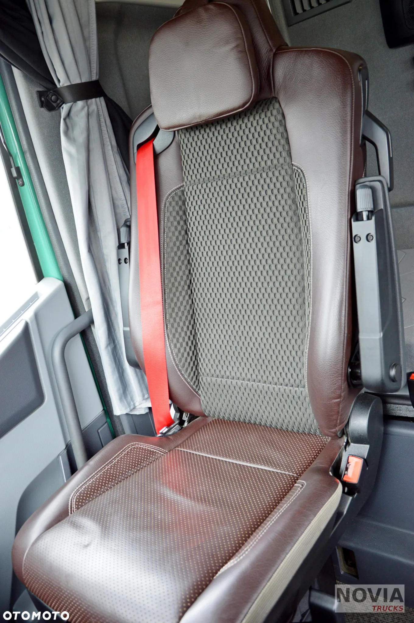 Renault T 520 | NAJBOGATSZA OPCJA | RETARDER VOITH | KLIMA POSTOJOWA | 2 ZBIORNIKI | 2 ŁÓŻKA | MIĘDZYOSIE - 27