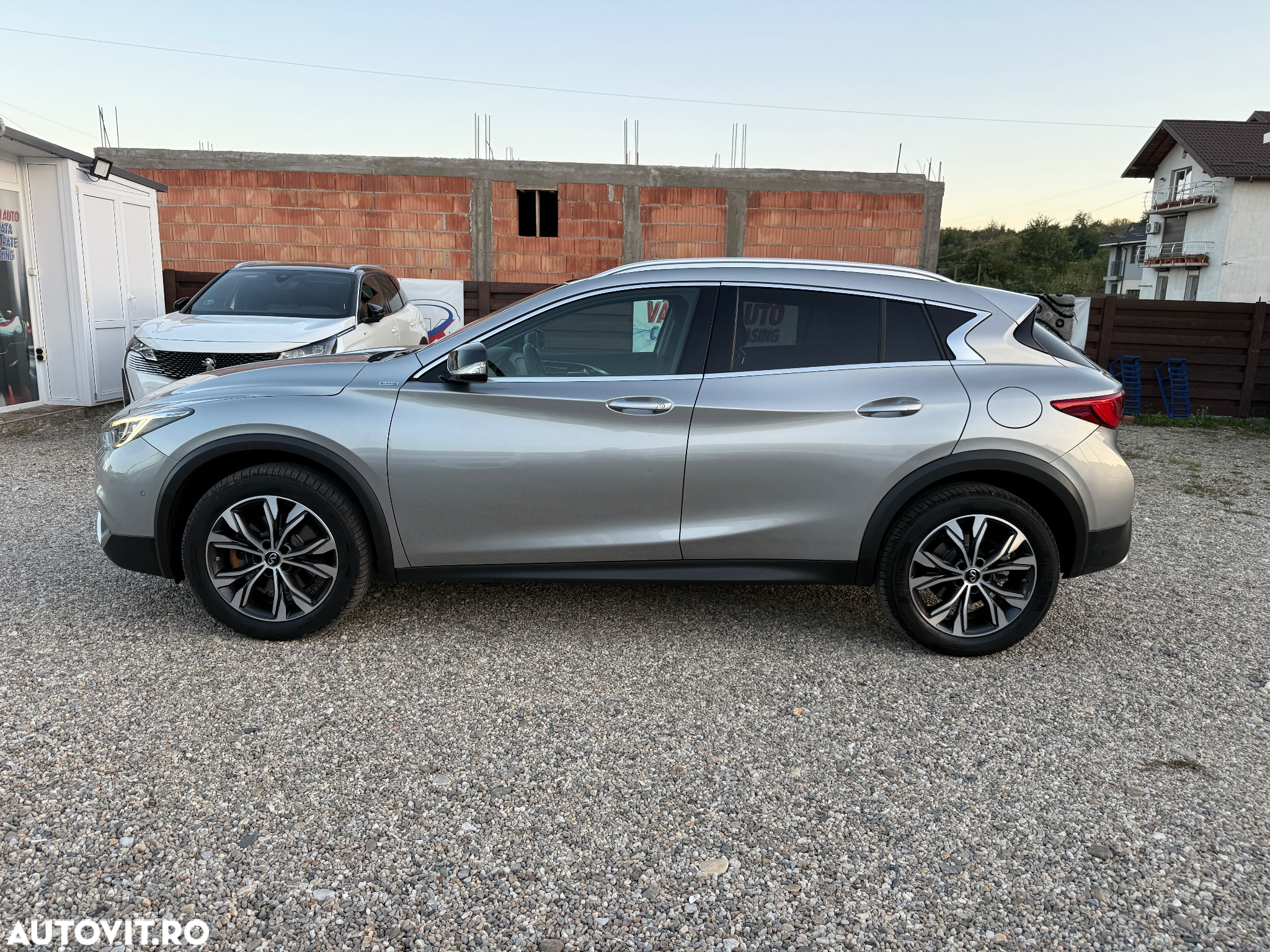 Infiniti QX30 2.2d DCT AWD Luxe Tech - 8