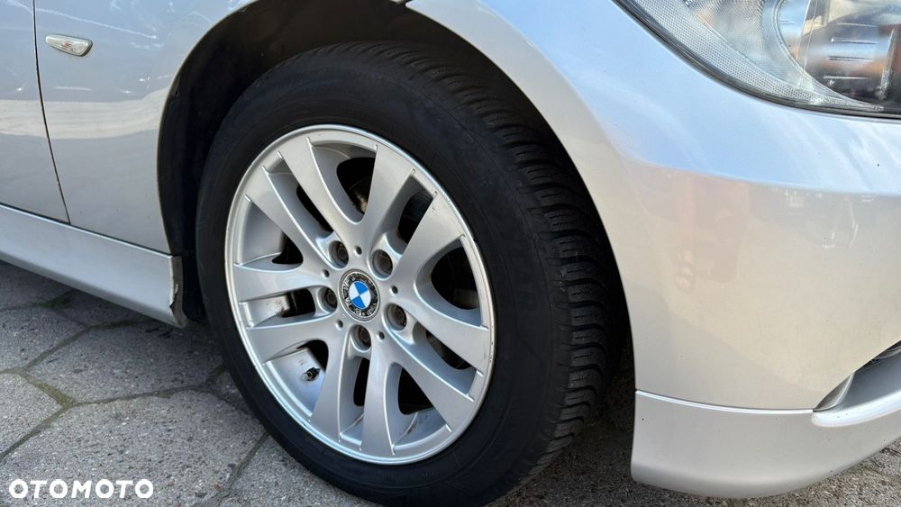 BMW Seria 3 318i - 8