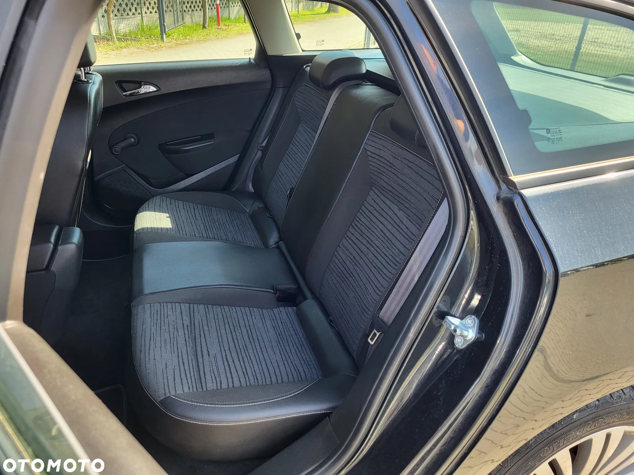 Opel Astra IV 1.4 T Cosmo - 19