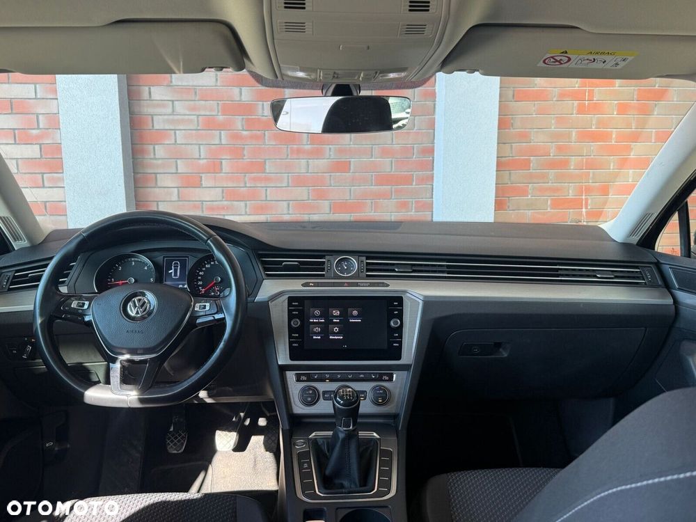 Volkswagen Passat - 18