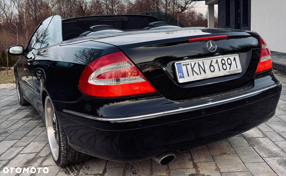 Mercedes-Benz CLK - 16
