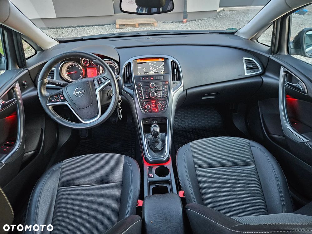 Opel Astra 1.4 T Cosmo - 23