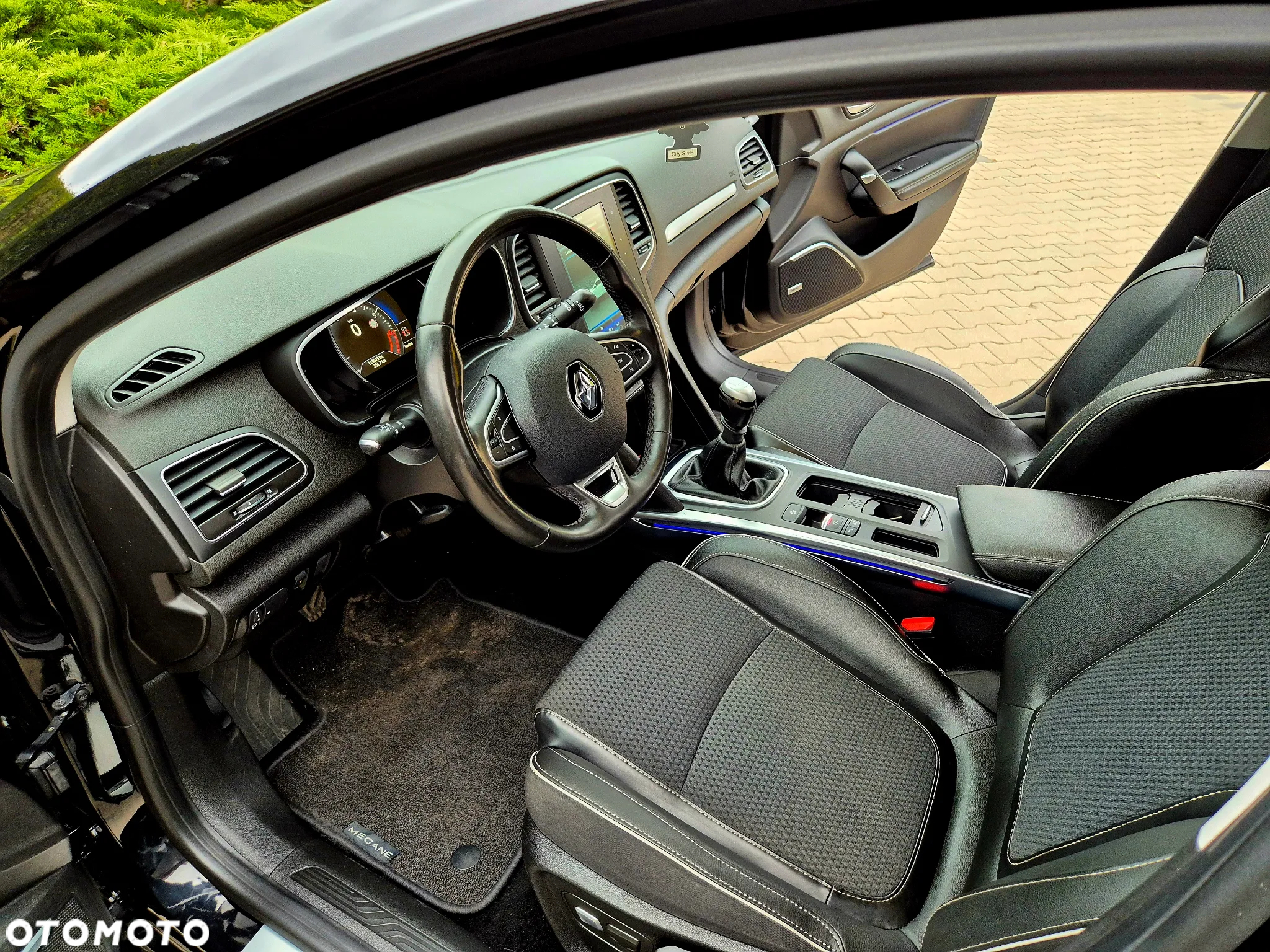 Renault Megane ENERGY TCe 130 Start & Stop Bose Edition - 23