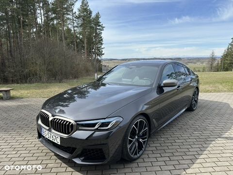BMW Seria 5 M550i xDrive sport - 29