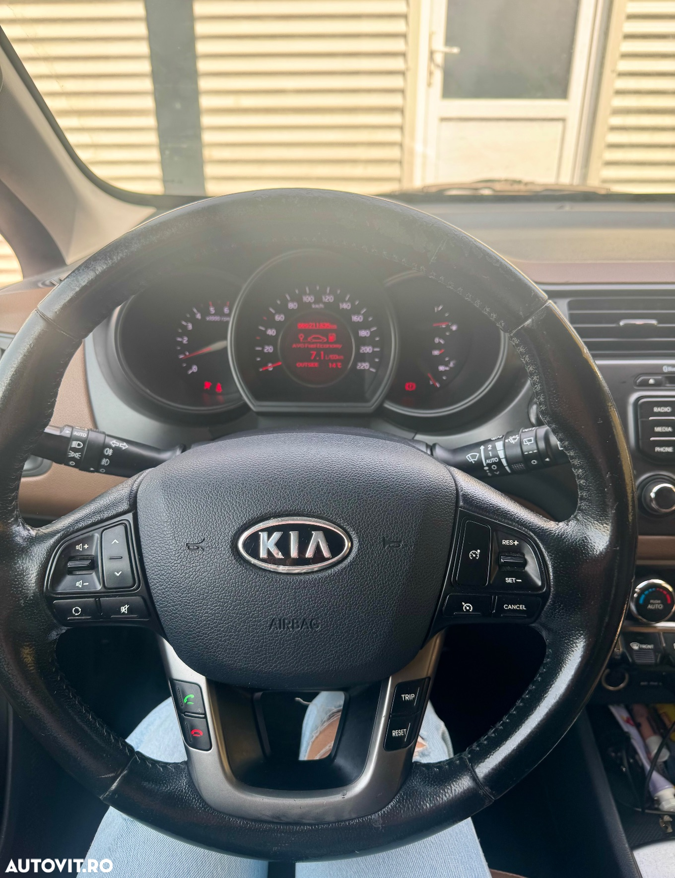Kia Rio - 6