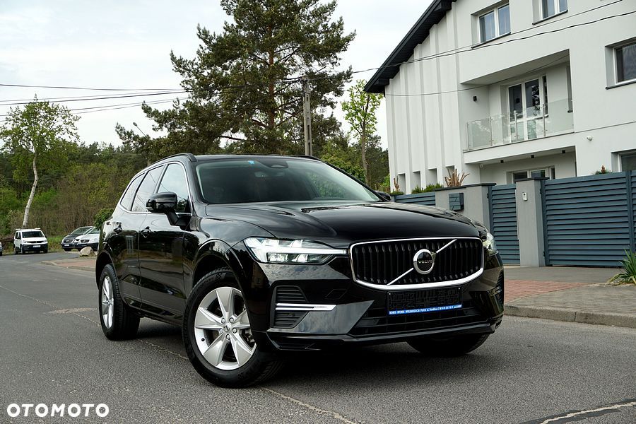 Volvo XC 60 B4 D AWD Geartronic Momentum Pro - 2