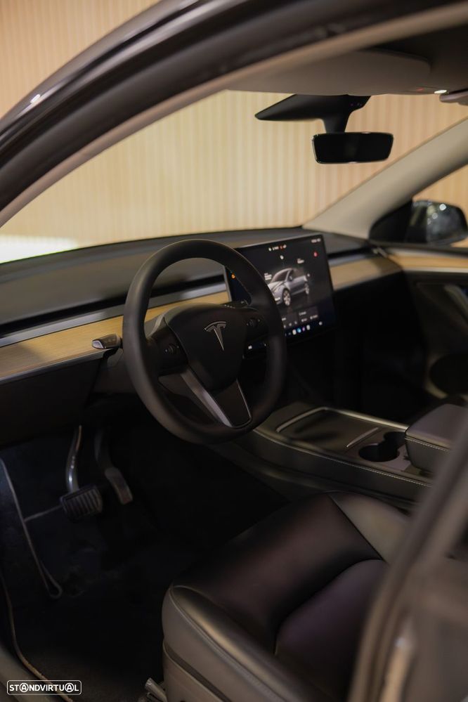 Tesla Model Y RWD - 11
