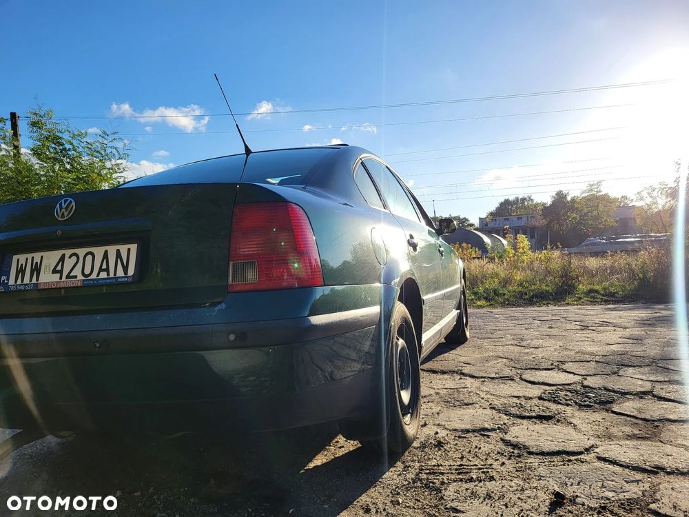 Volkswagen Passat 1.6 - 6