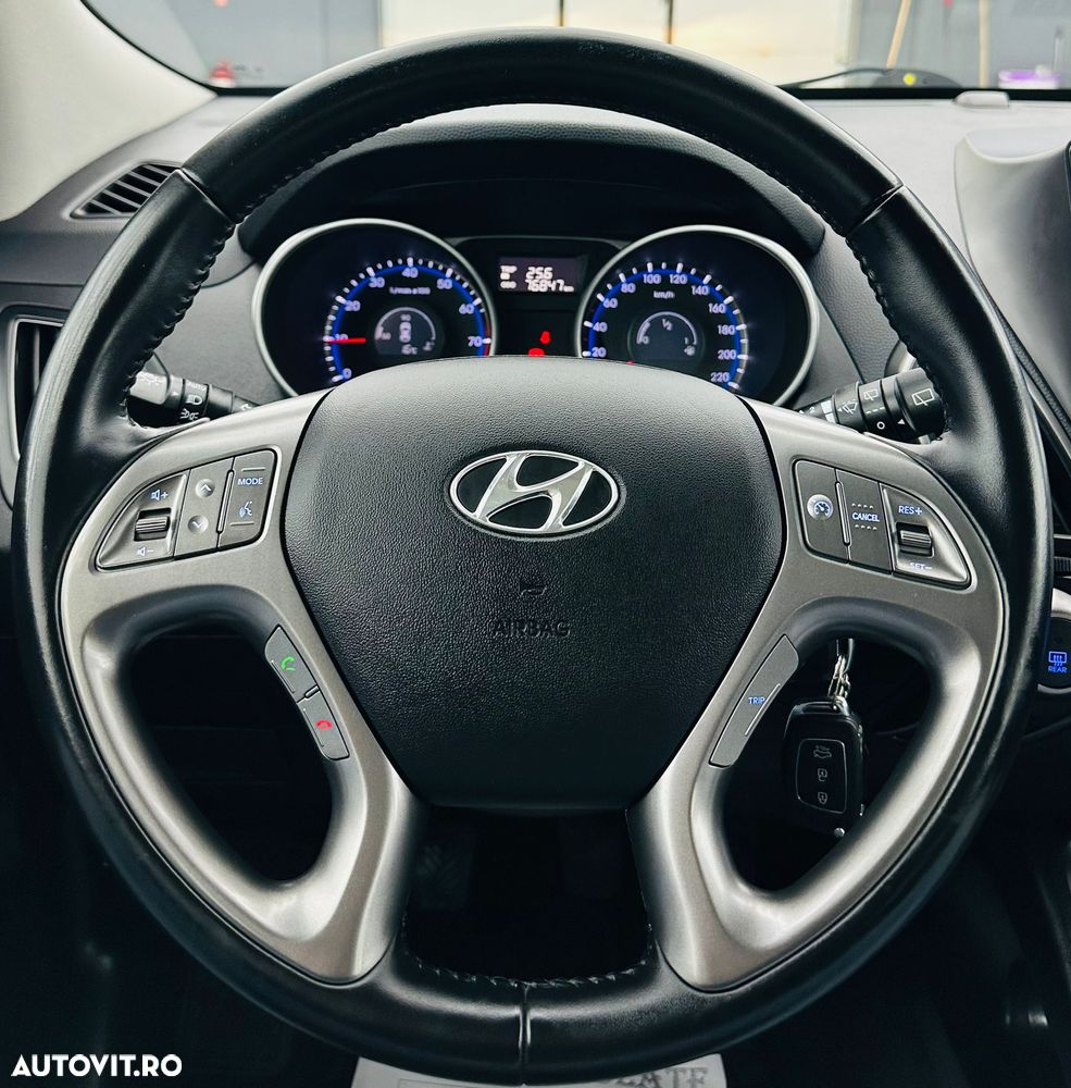 Hyundai ix35 1.6 2WD Fifa World Cup Edition - 32