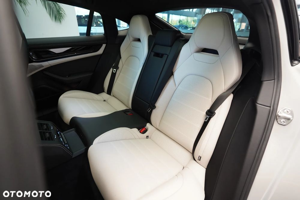 Porsche Panamera - 11