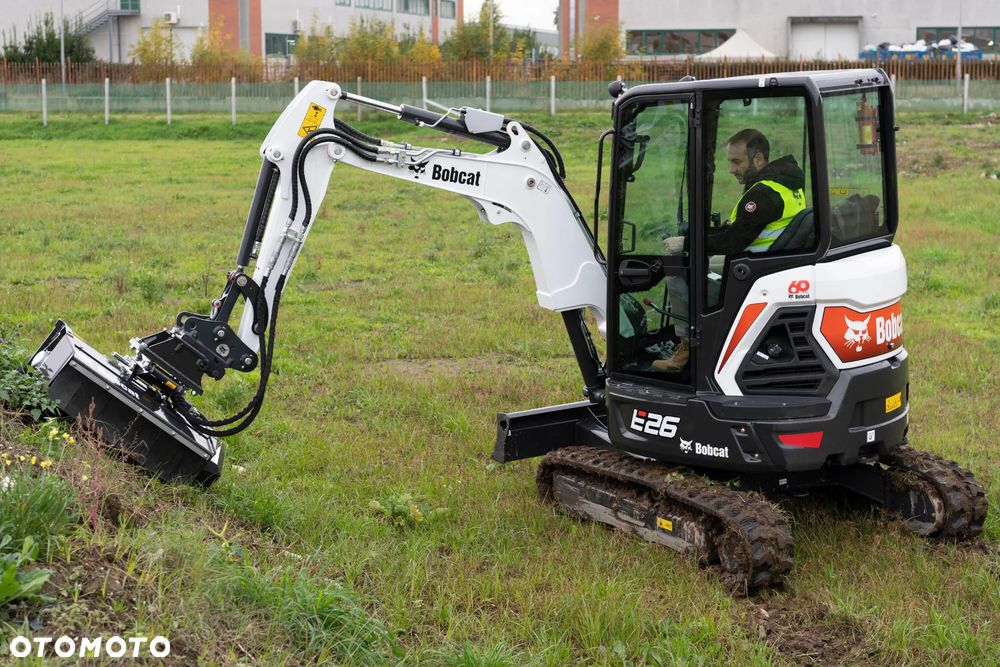 Bobcat E26 - 6