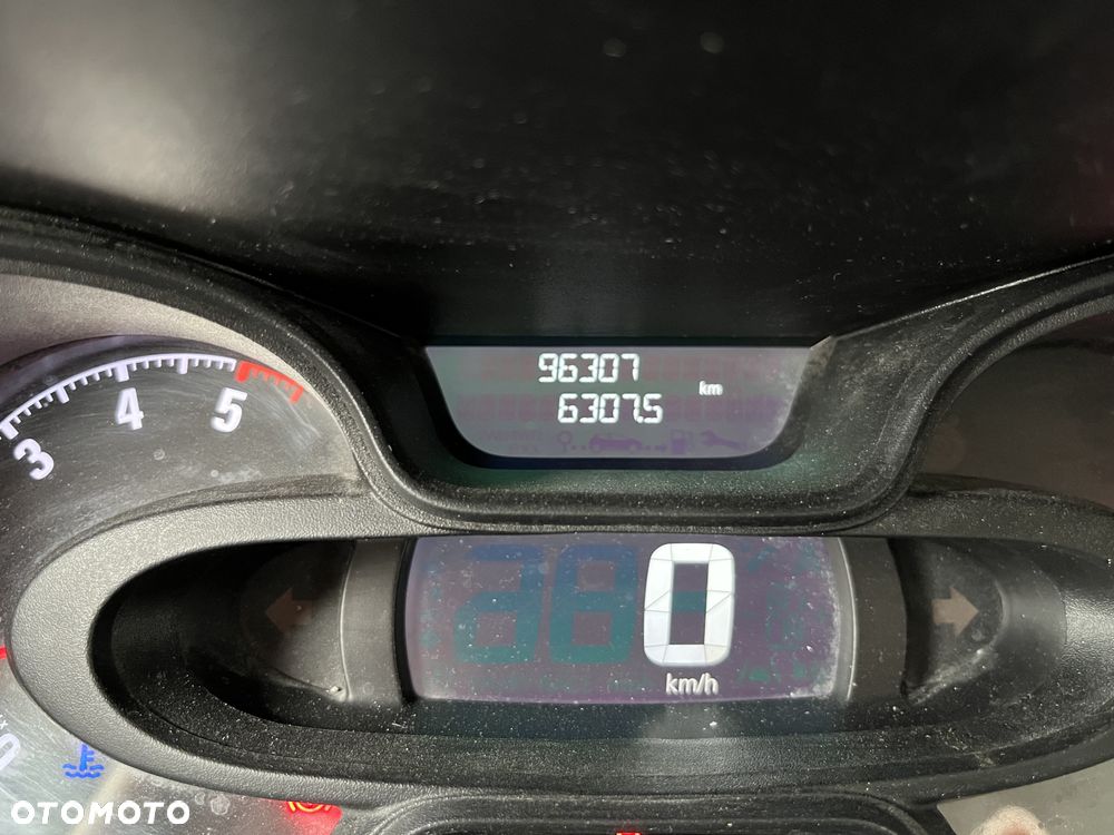 Opel Vivaro - 11