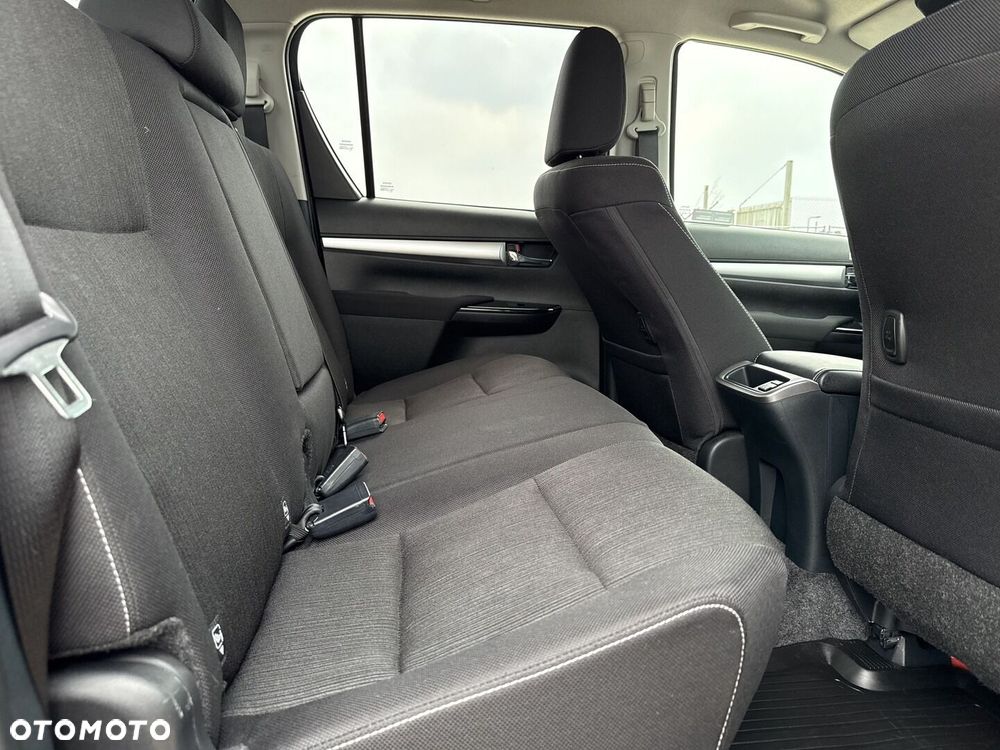 Toyota Hilux - 22