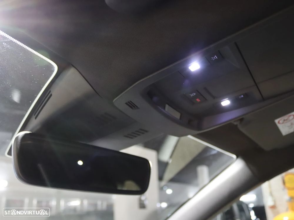 Peugeot 5008 1.2 Hybrid Allure Pack e-DCS6 - 29