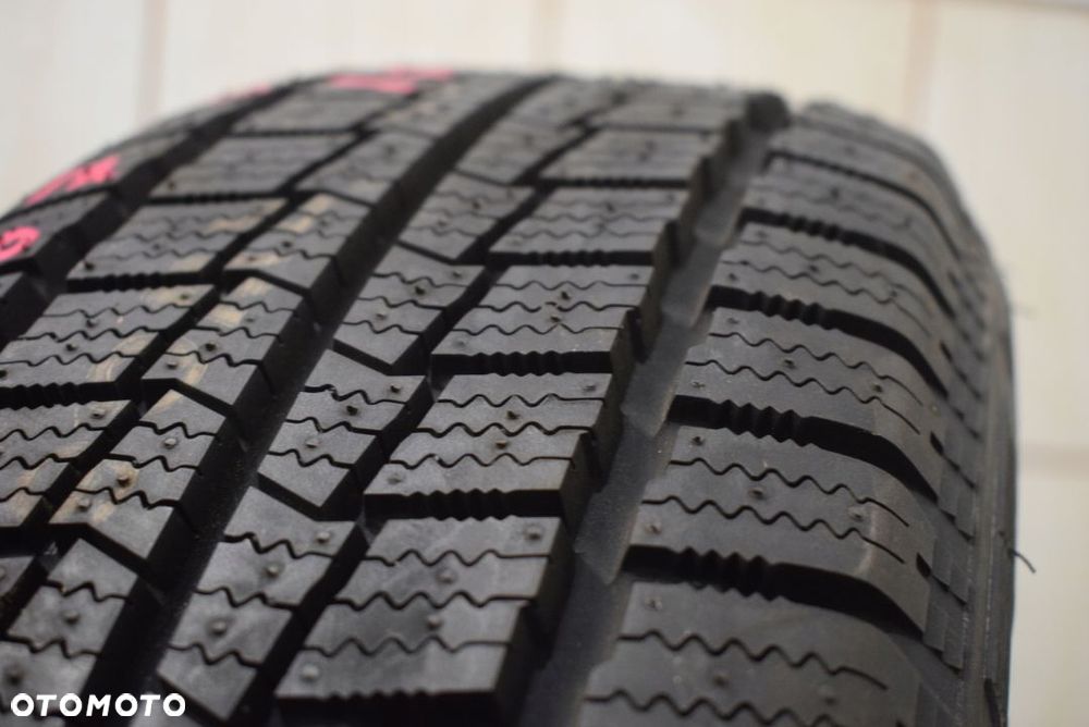 R16C 205/60 Hankook Winter RW06 pojedyncza - 3