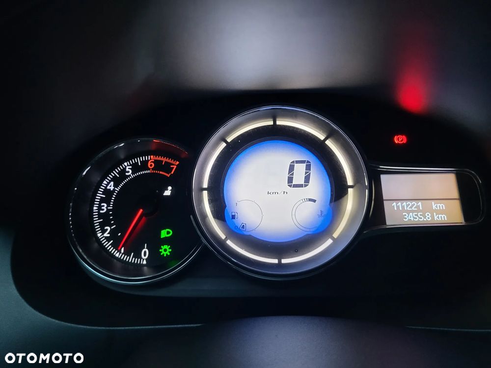 Renault Fluence 1.6 16V Techno Feel - 15