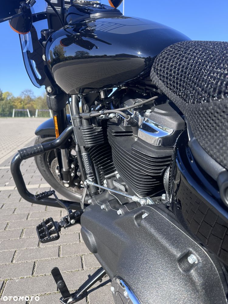 Harley-Davidson Softail Fat Bob - 11