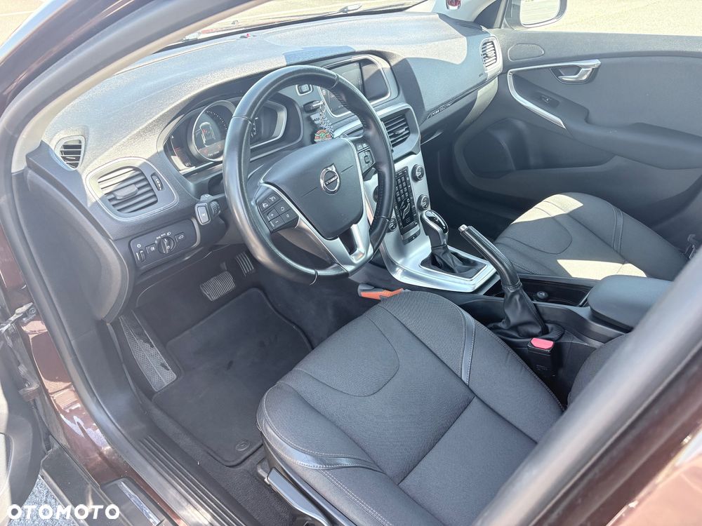 Volvo V40 D2 Geartronic Momentum - 10