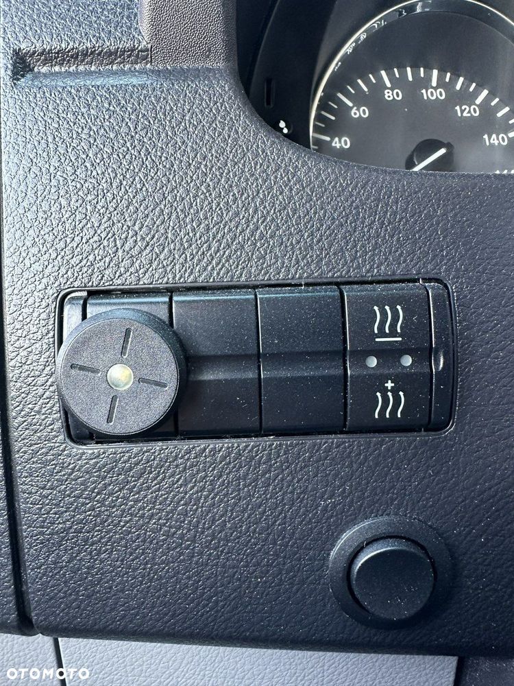 Mercedes-Benz Sprinter - 32
