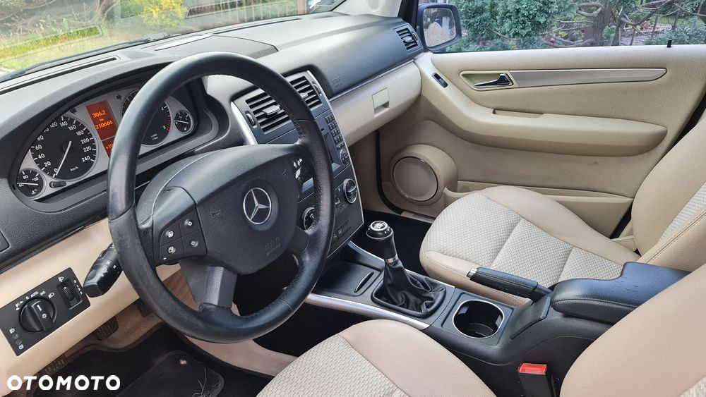 Mercedes-Benz Klasa B 180 CDI - 2