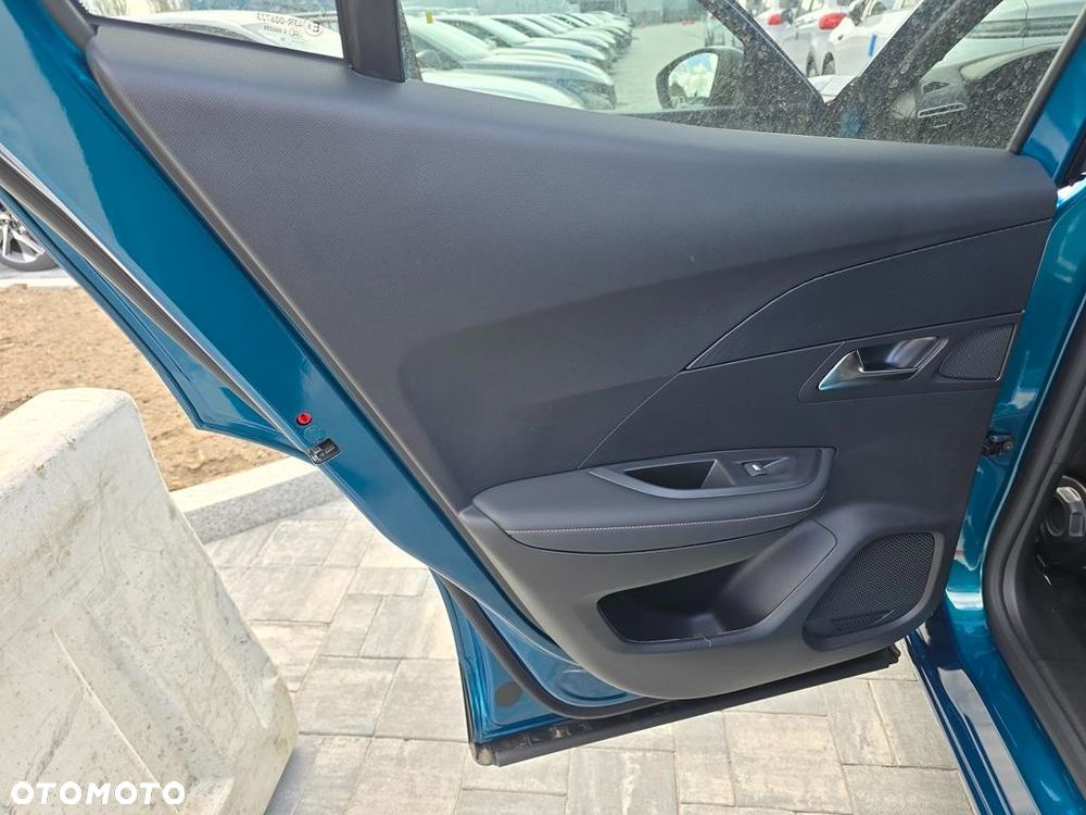 Peugeot 2008 PureTech mHEV Allure e-DCS6 - 10