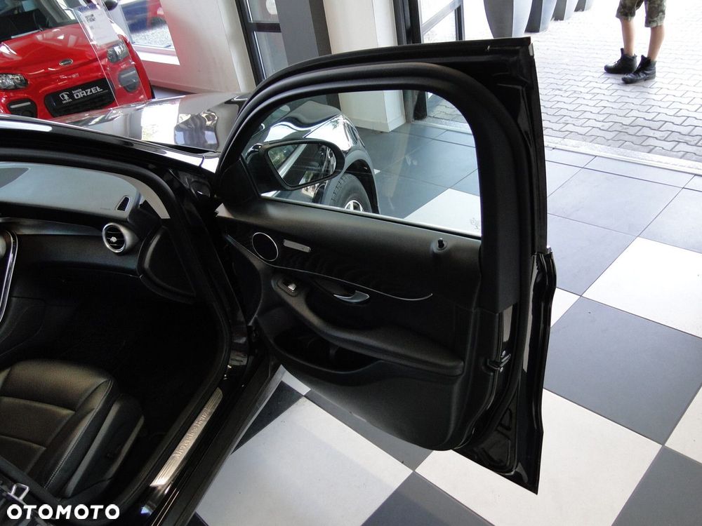 Mercedes-Benz GLC - 14