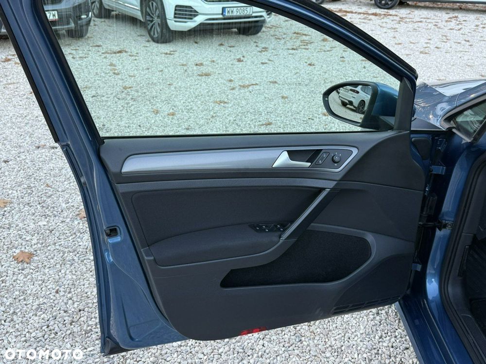 Volkswagen Golf - 12