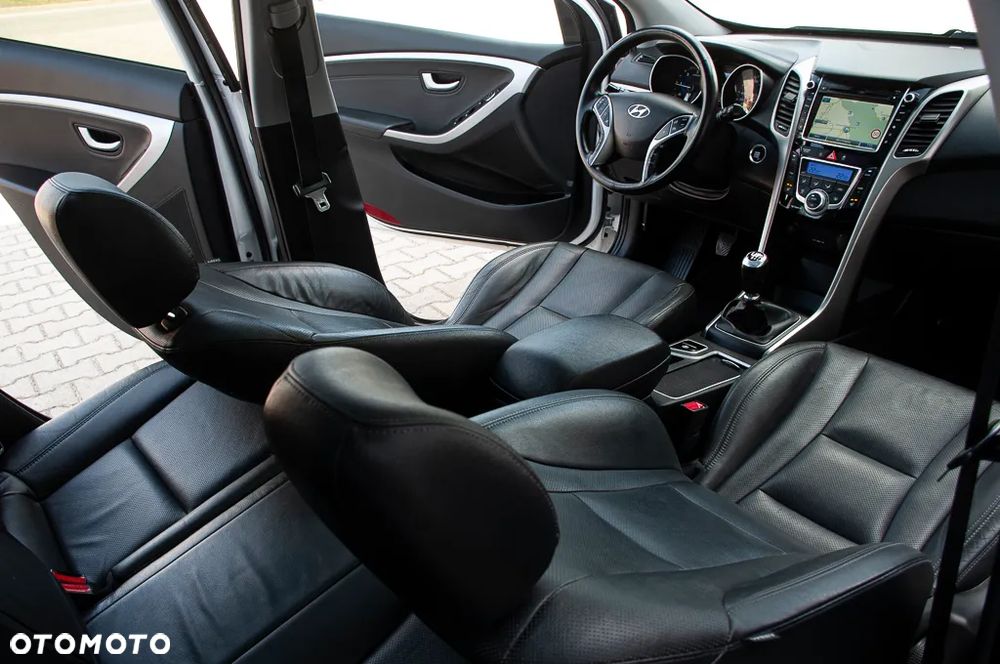 Hyundai i30 blue 1.6 CRDi Trend - 24