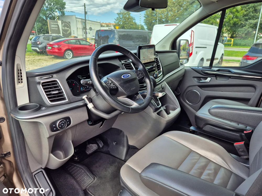 Ford Tourneo Custom - 30