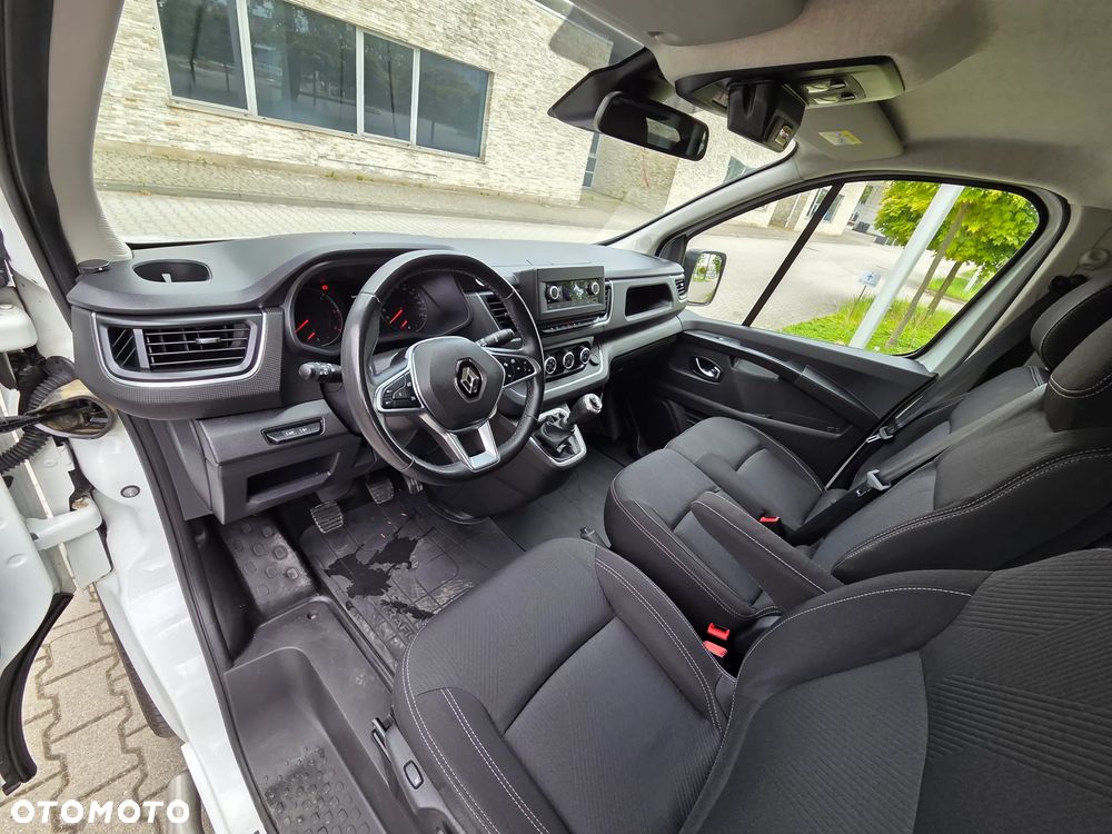 Renault Trafic - 15