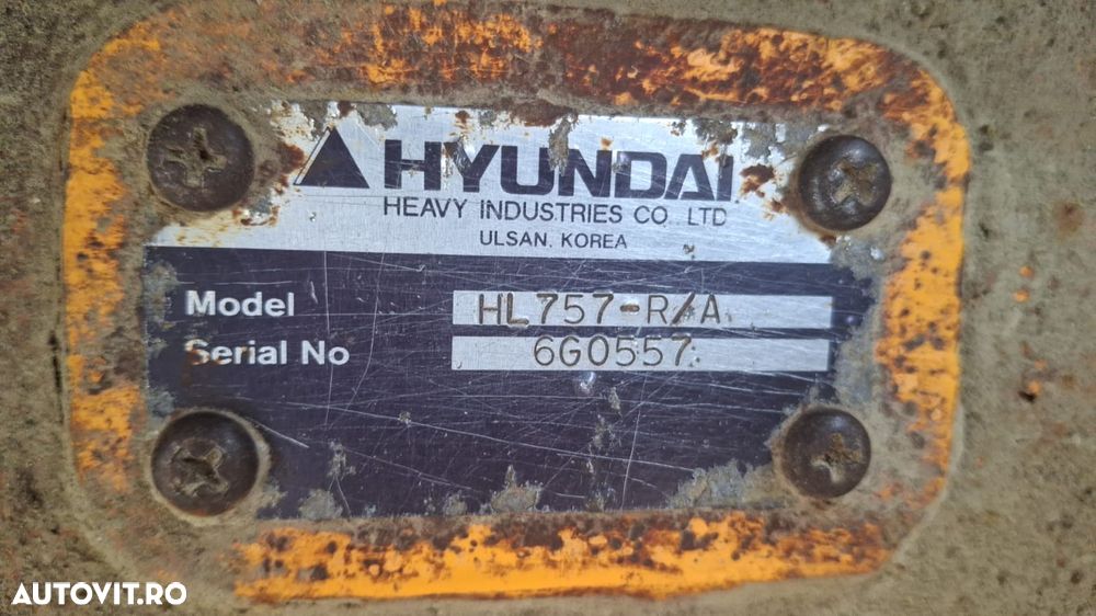 Hyundai 757-7A - 10