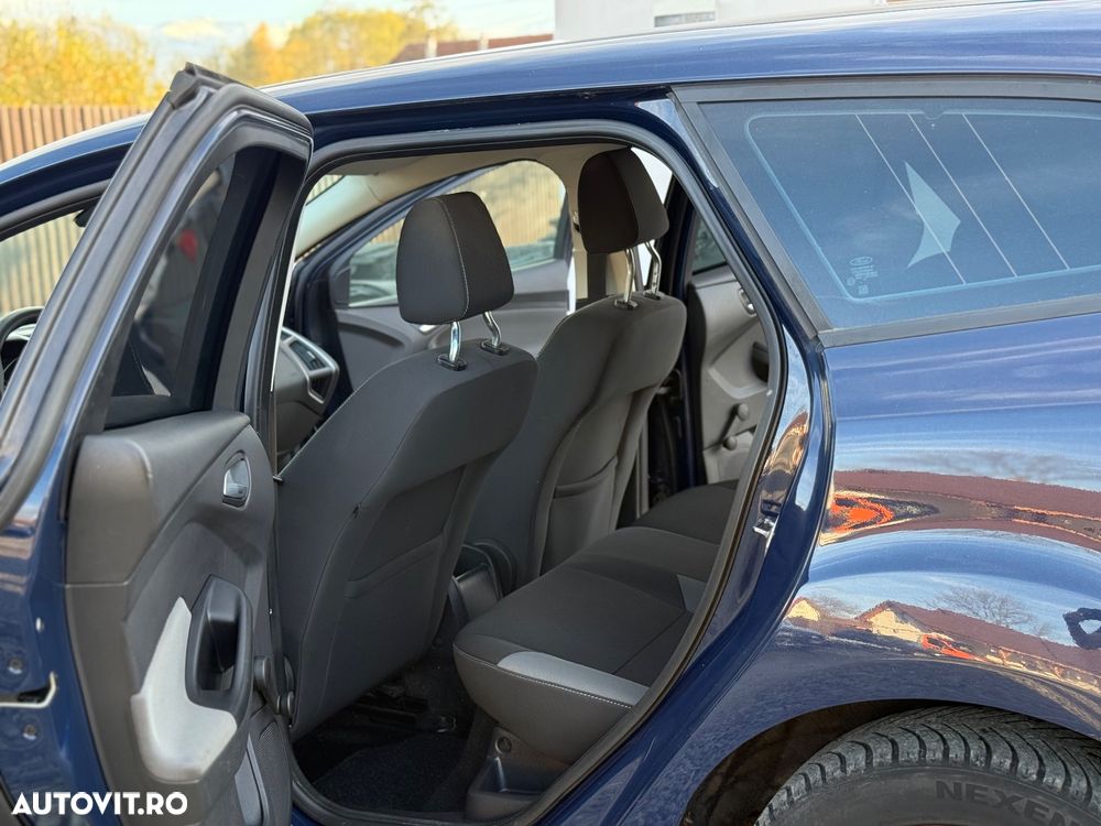 Ford Focus Turnier 1.6 TDCi DPF Start-Stopp-System Business - 9