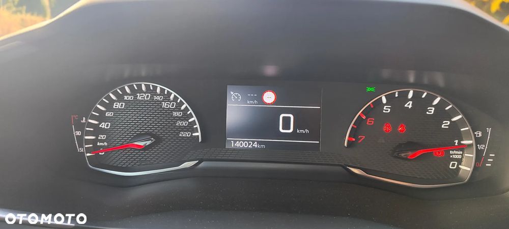 Peugeot 2008 - 13