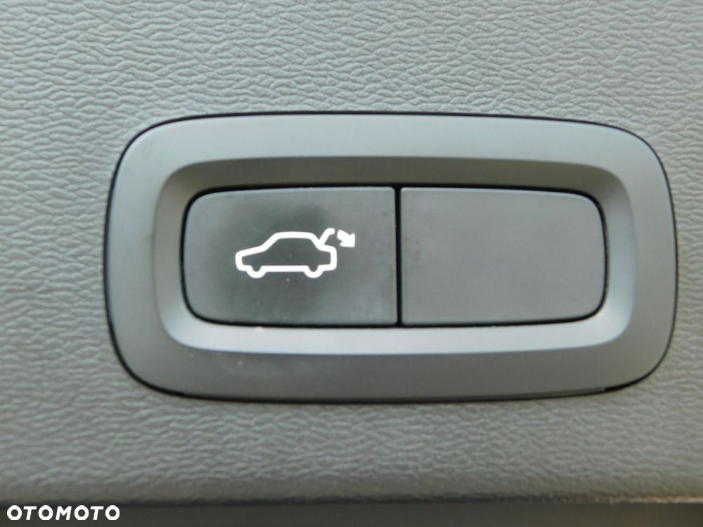 Volvo XC 40 D3 Momentum Pro - 24