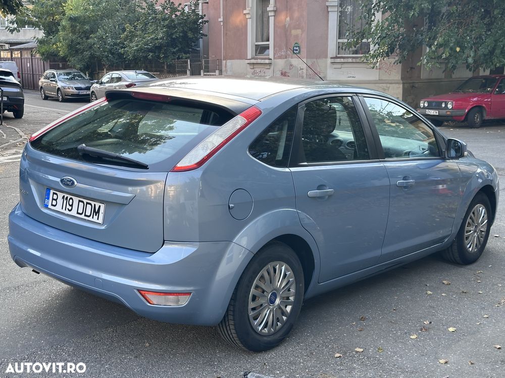 Ford Focus 1.6i Trend - 4