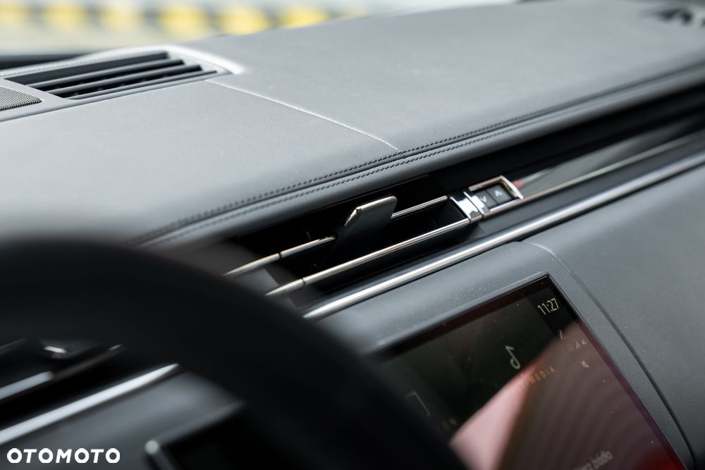 Land Rover Range Rover Sport - 30