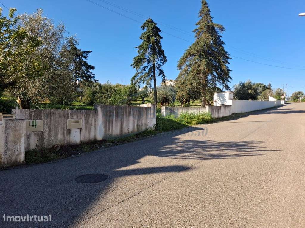 Terreno com cerca de 10.240 m², localizado em Almonda, numa zona tr... - Grande imagem: 5/8