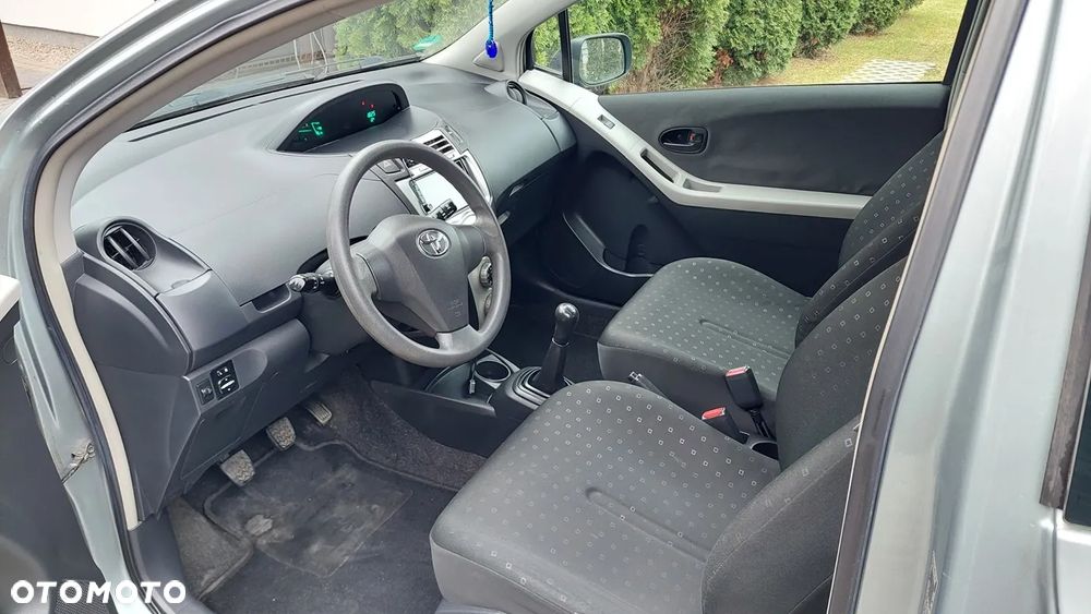 Toyota Yaris - 7
