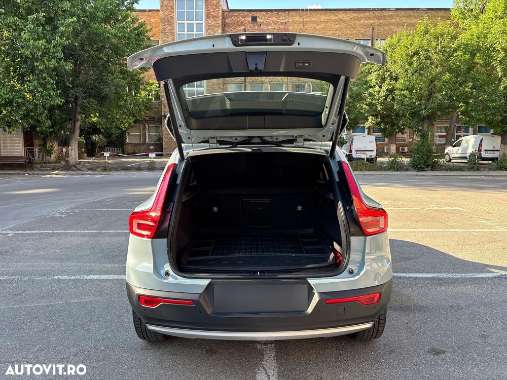 Volvo XC 40 D4 AWD Momentum Pro - 10