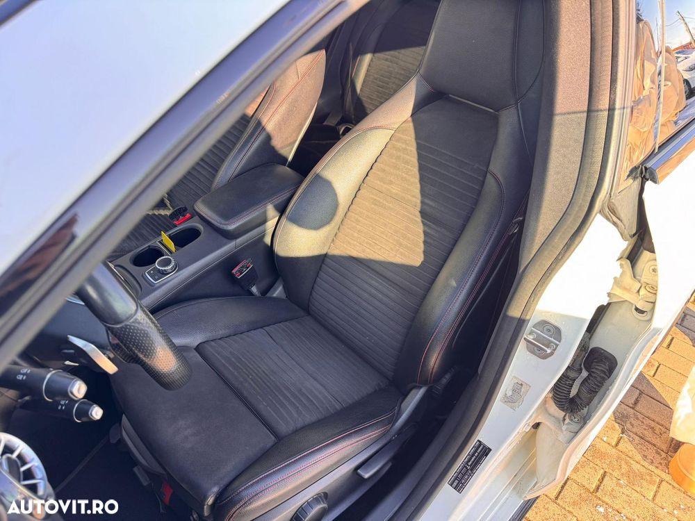 Mercedes-Benz CLA 200 d 4MATIC 7G-DCT AMG Line - 12
