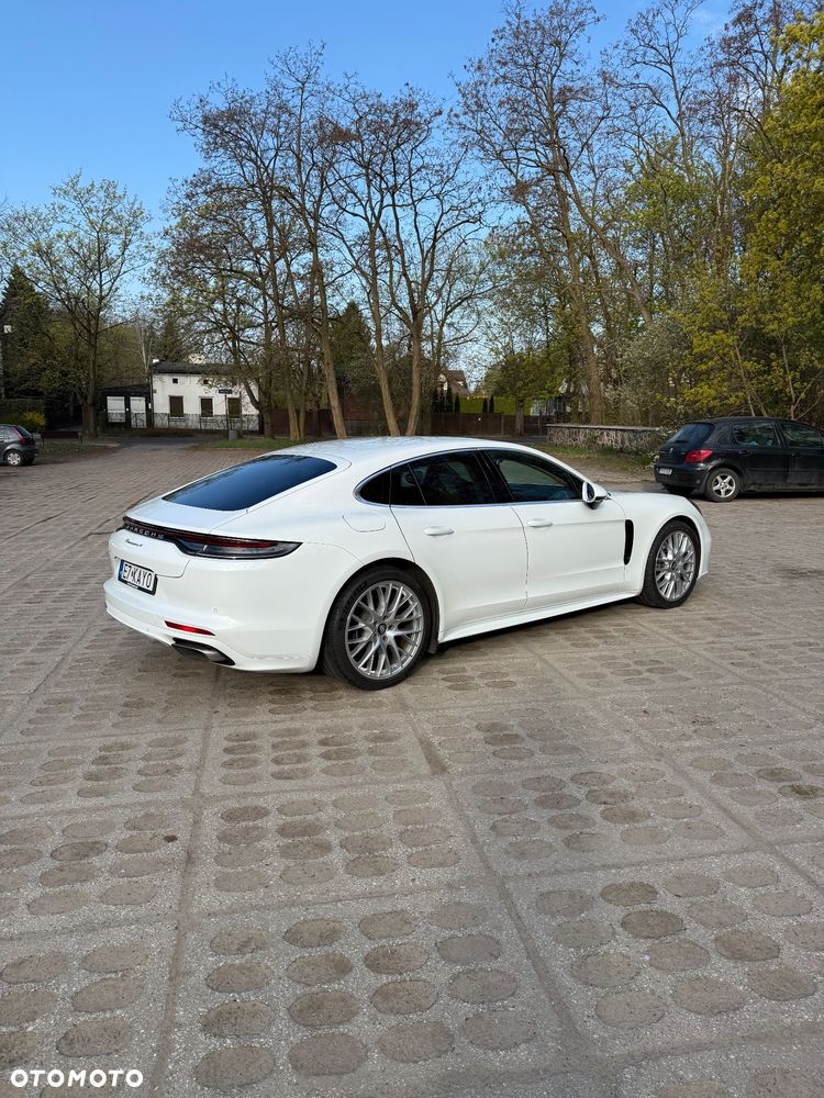 Porsche Panamera 4 - 9