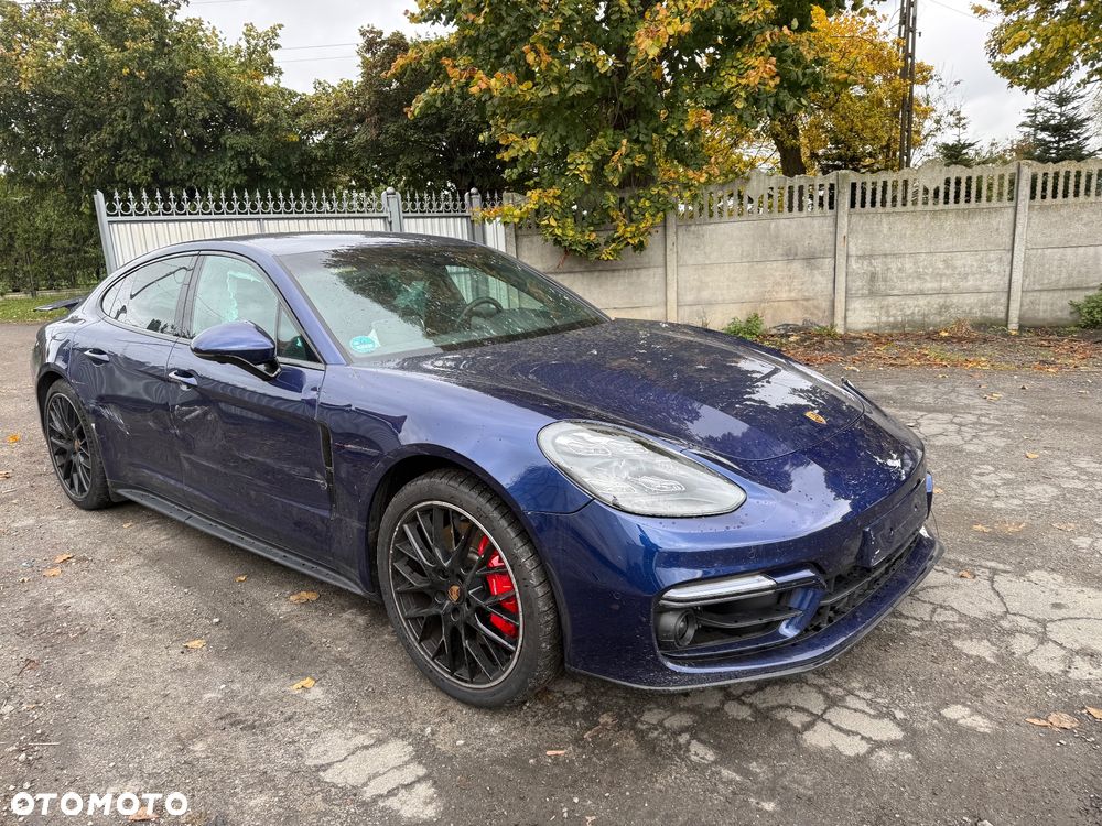 Porsche Panamera GTS - 16