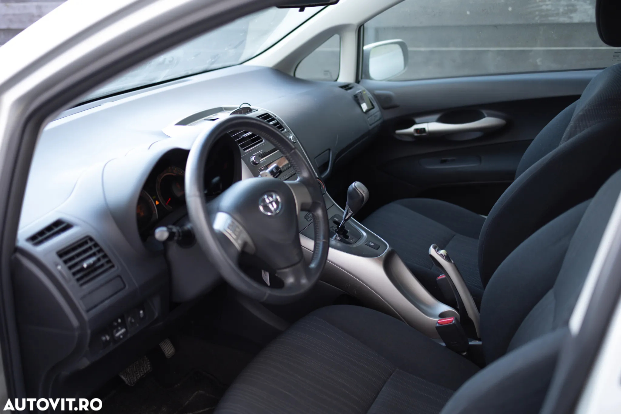 Toyota Auris 1.6 Aut Luna - 12