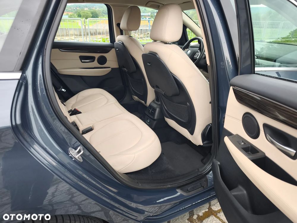 BMW Seria 2 218d xDrive - 5