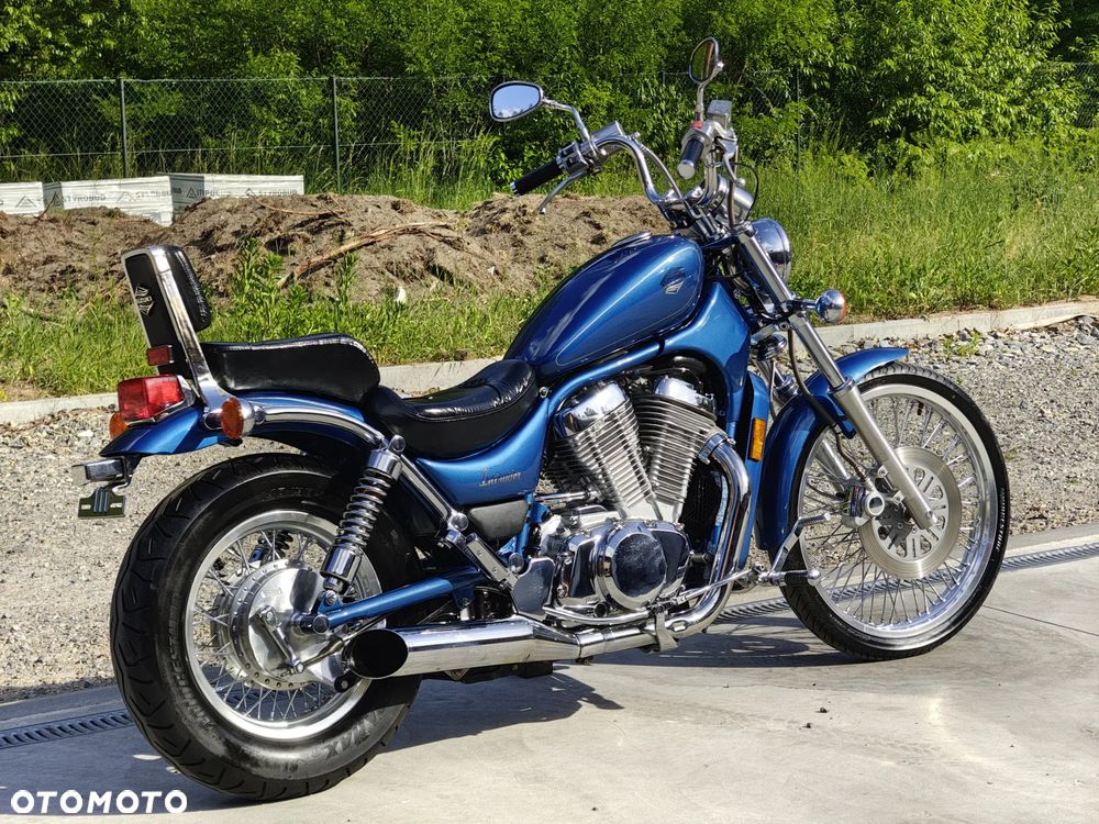 Suzuki Intruder - 3